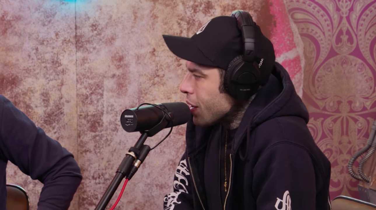 Fedez, quando si è fatto leggere le foglie del destino: “Sapevano aneddoti sul mio matrimonio”