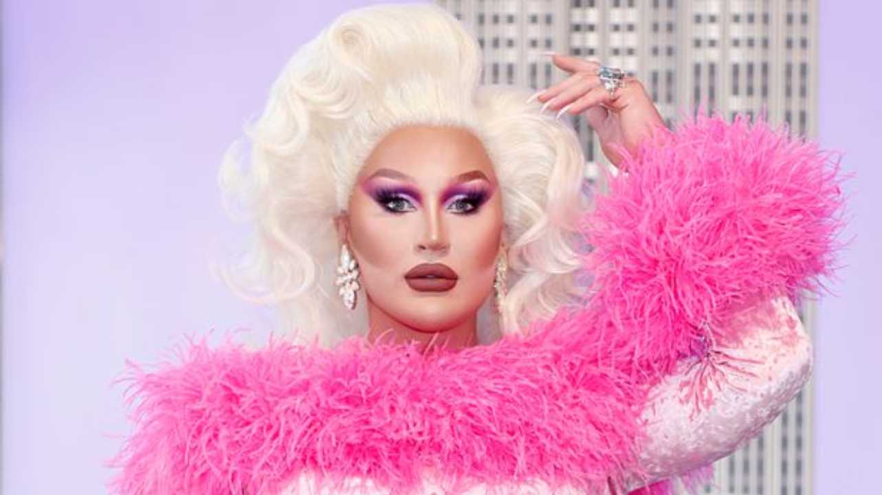 Vincitrice di Drag Race ironizza sulla morte di The Vivienne e viene massacrata