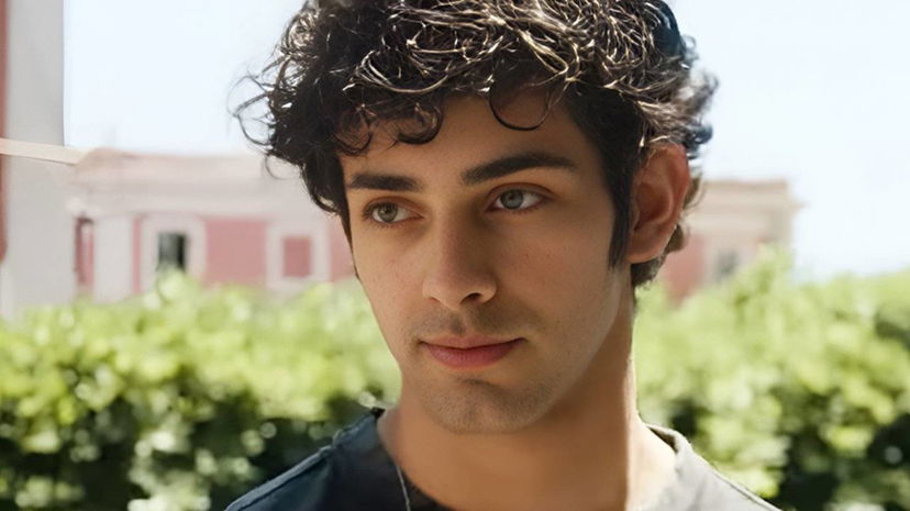 Massimiliano Caizzo ingrassa 20 kg per interpretare Pino Daniele preview