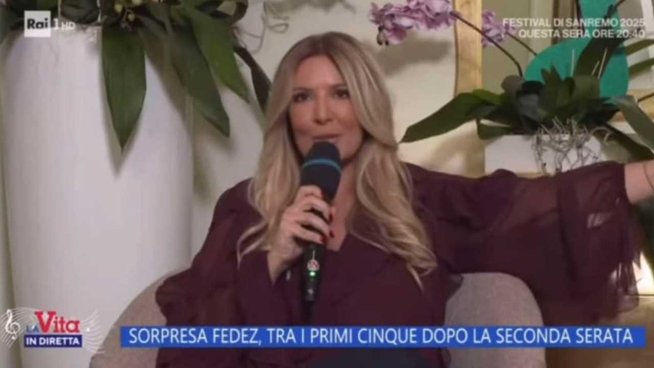 Tensione a La Vita In Diretta, Selvaggia Lucarelli sente un fuorionda su lei