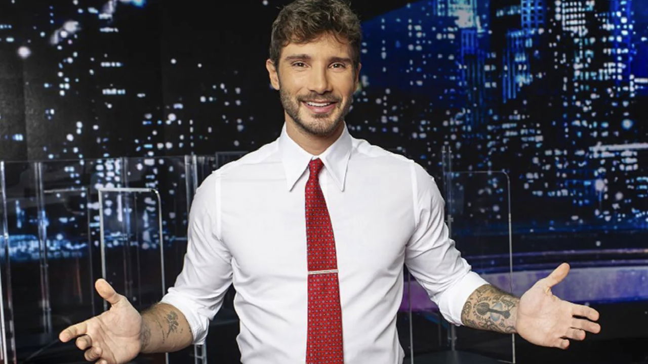 Aldo Grasso stronca Stefano De Martino e Stasera Tutto è Possibile: “Ciofeca”