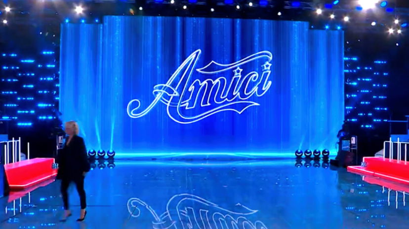 Anticipazioni di Amici, protagonista torna dopo aver lasciato lo show preview