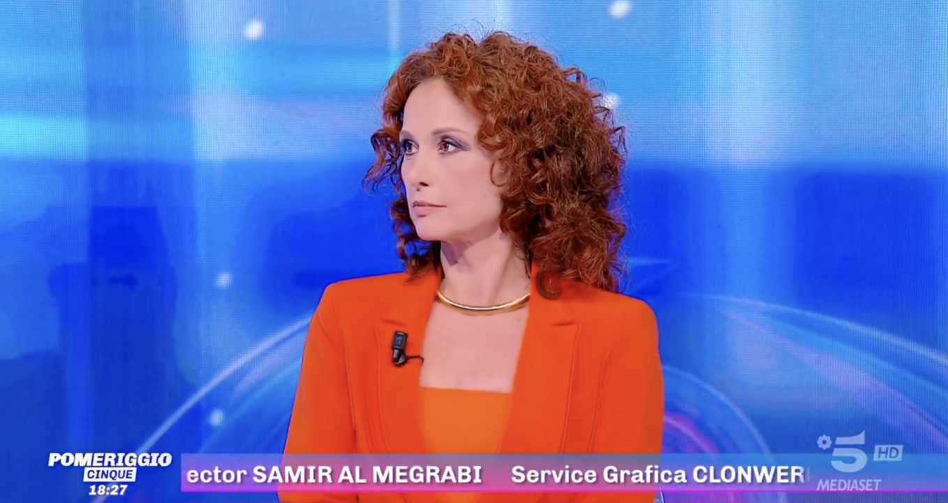 Beatrice Luzzi punge Helena Prestes e risponde ad Anna Pettinelli