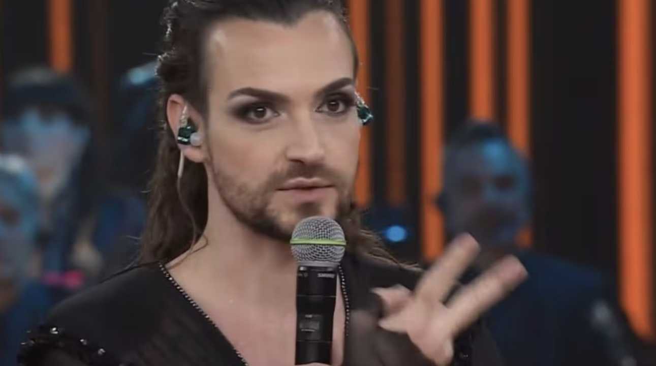 Valerio Scanu su Ora O Mai Più: “Ho pensato chi me l’ha fatto fare?”