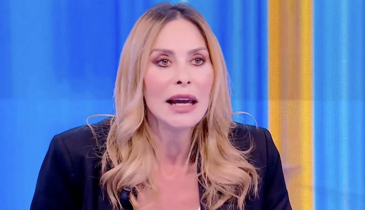 Stefania punge Shaila e il bacio dato a Lorenzo