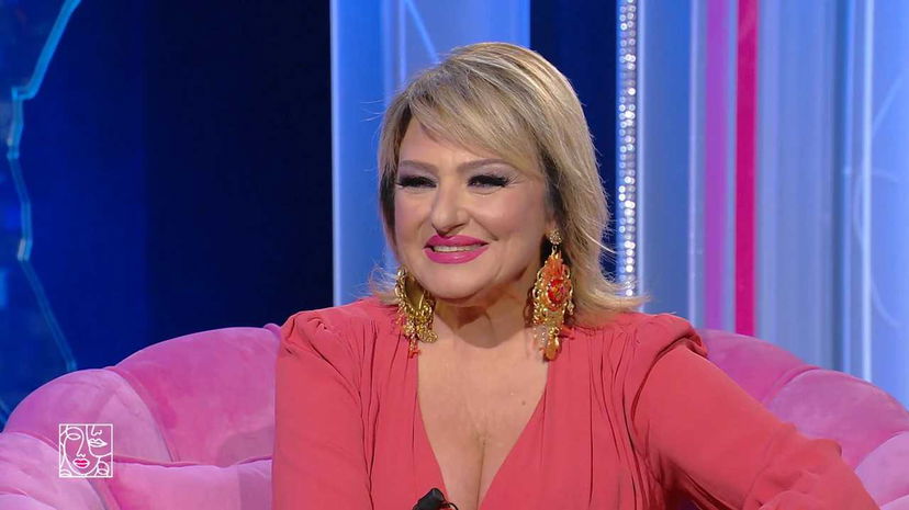 Monica Setta mette di mezzo gli avvocati: “Hanno scritto a Tv8 per la mia imitazione” preview