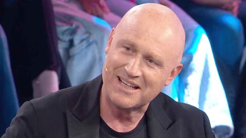 Rudy Zerbi duro con un alunno alle registrazioni di Amici: rivolta del pubblico preview