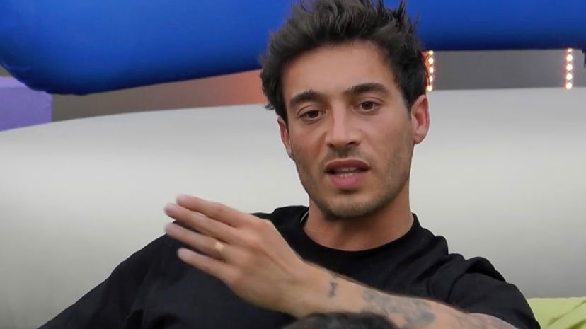 Tradimenti, Antonino spiazza a The Couple: “Corna fatte o subite?” preview