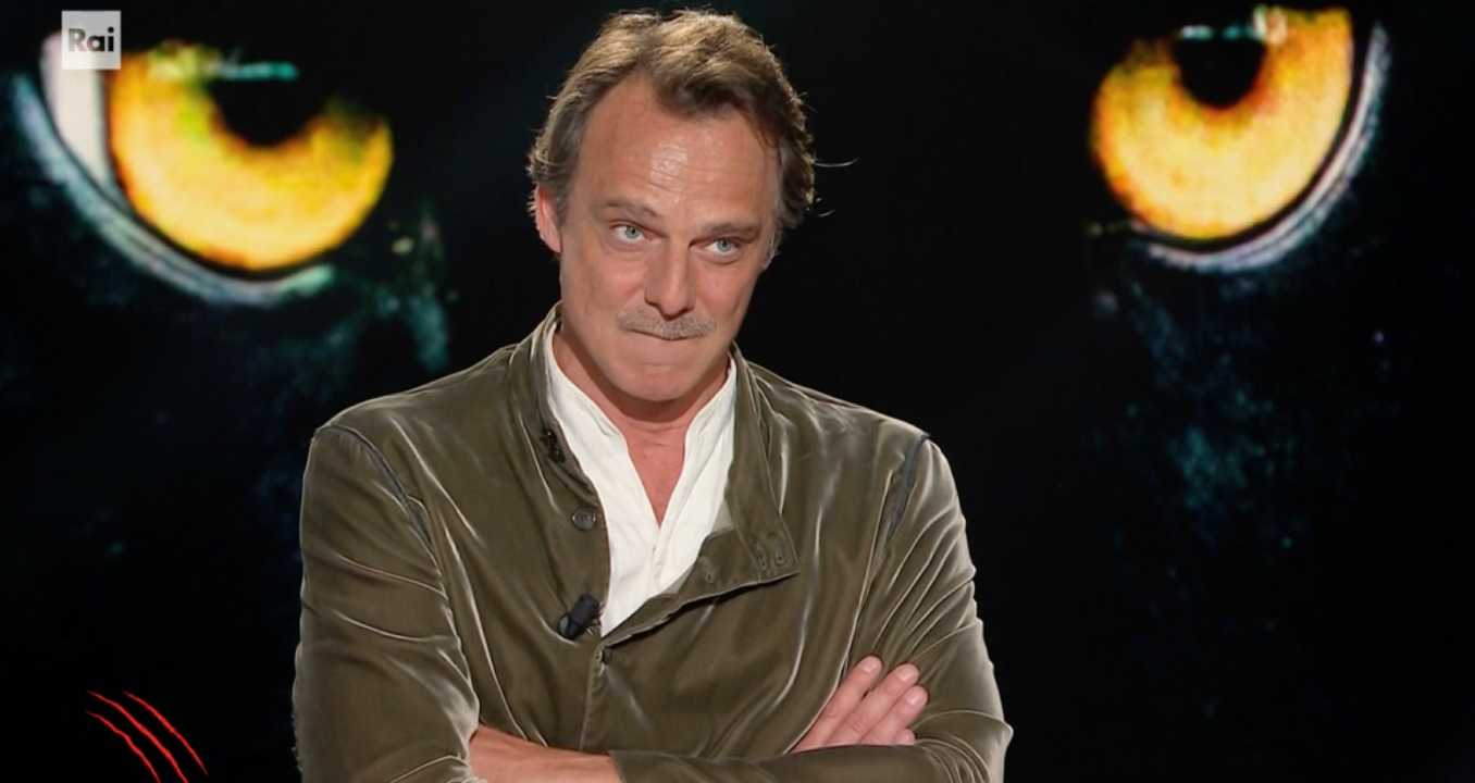 Alessandro Preziosi parla di amore gay e di baci in bocca dati agli amici