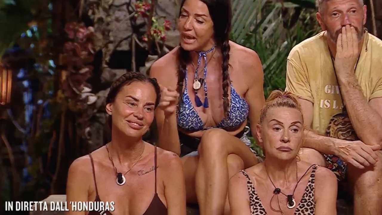 Antonella Mosetti e Alessia Fabiani litigano in diretta: “Sei pazza non stai bene”
