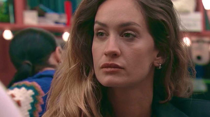 Helena accusata di voler monetizzare sui fan sbotta e tira una frecciatina a Zeudi preview