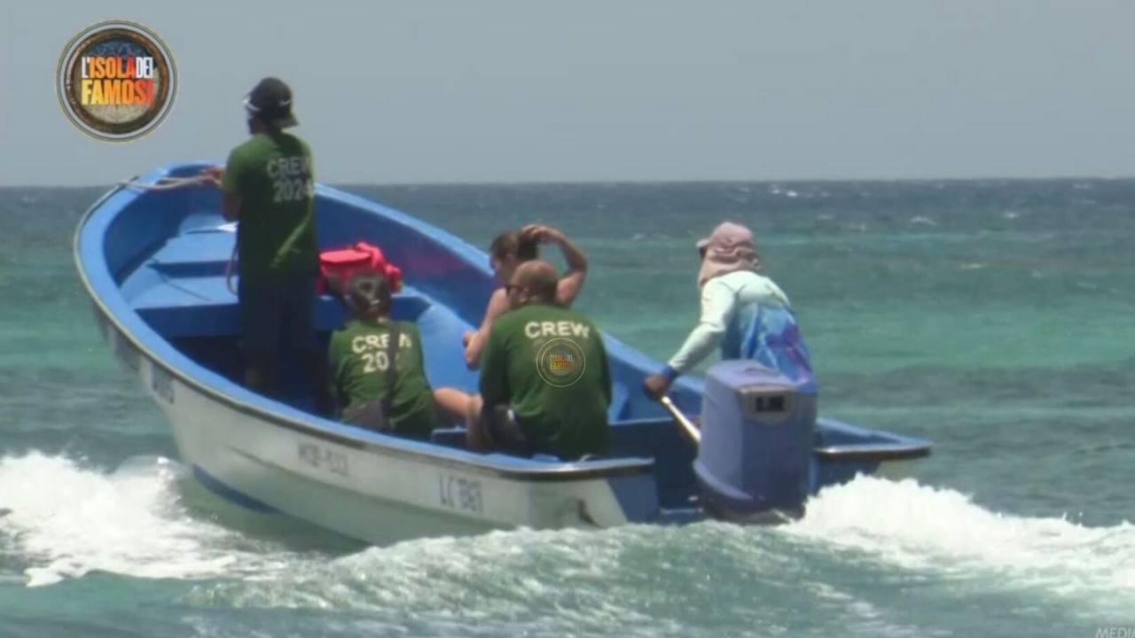 Isola dei Famosi, due naufraghe lasciano temporaneamente il gioco