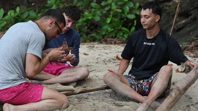 I naufraghi de L’Isola dei Famosi infrangono per l’ennesima volta il regolamento preview