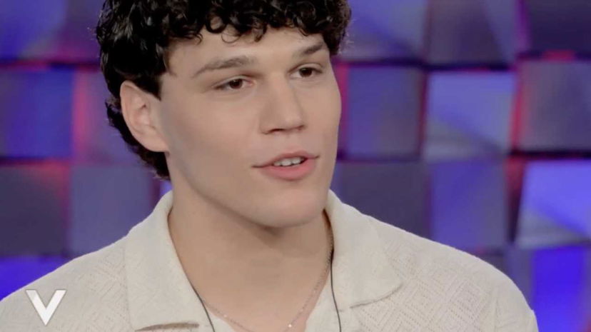 Nicolò Filippucci a Verissimo parla di amore: “Se sono fidanzato?” preview