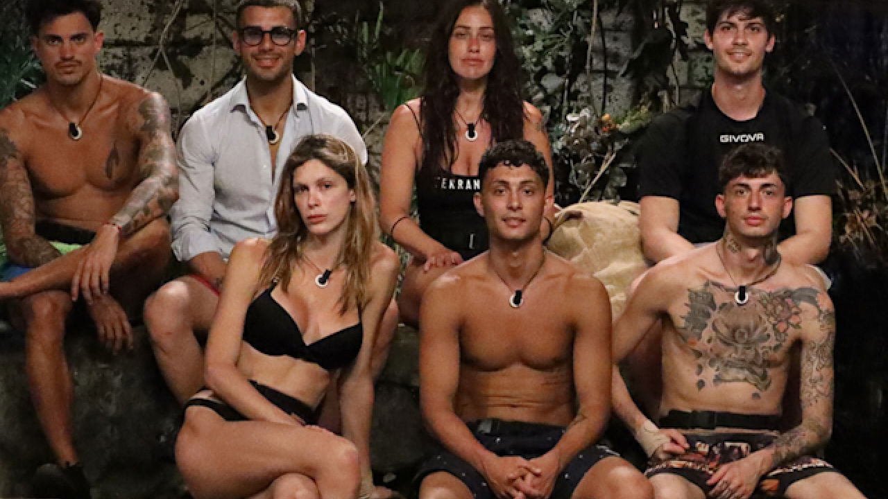 Due naufraghi si sono ritirati da L’Isola dei Famosi: televoto annullato