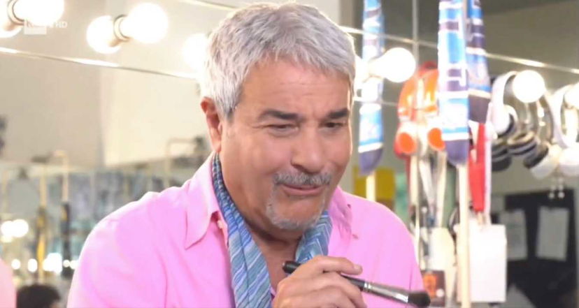 Pino Insegno è un truccatore stereotipato nel nuovo promo di Reazione A Catena preview