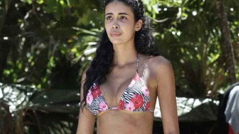 Ahlam con entrambe le braccia fasciate, Jasmin: “Dovresti ritirarti” preview