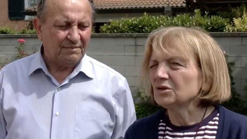 Chiara Poggi: i genitori chiedono soldi a Corona, poi in tv si scagliano contro la stampa preview