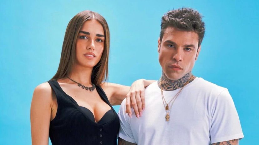 Clara e Fedez sono una coppia? “Le foto del bacio” preview
