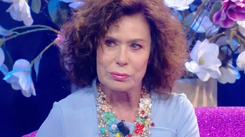 Corinne Clery: “Le cose terribili che mi fa e mi scrive mio figlio” preview