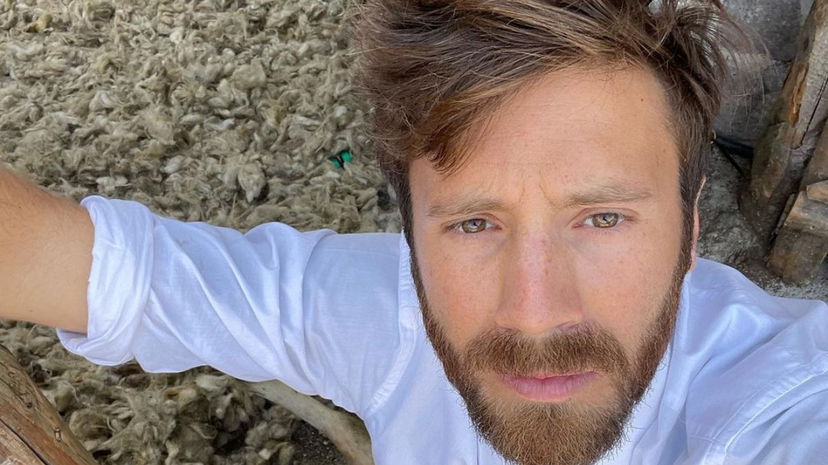 Nicolò De Devitiis e quegli “strani incroci musicali”, parla Candela preview