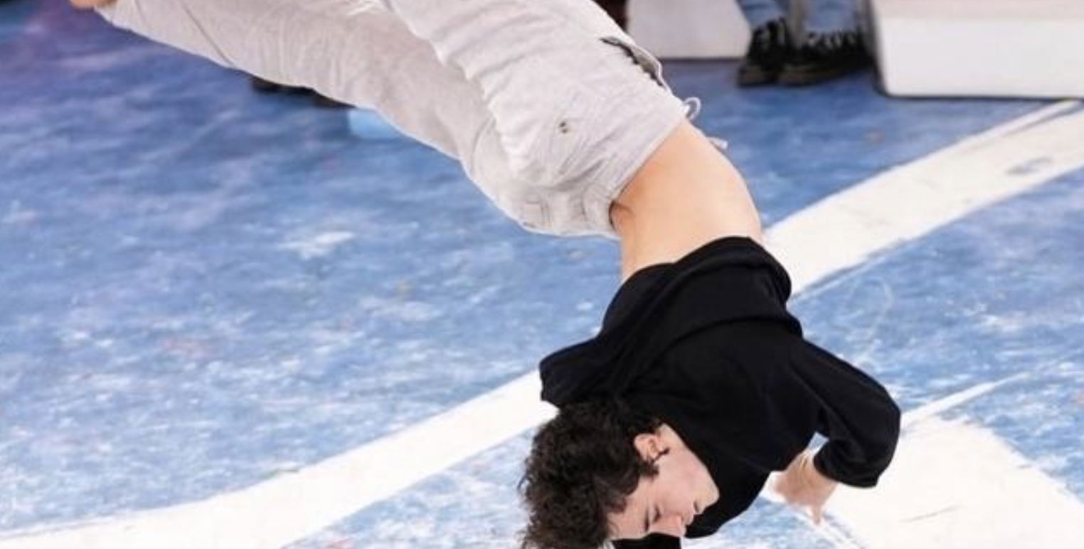 Ballerino di Amici diventa cantante: prima di lui ci hanno provato anche altri