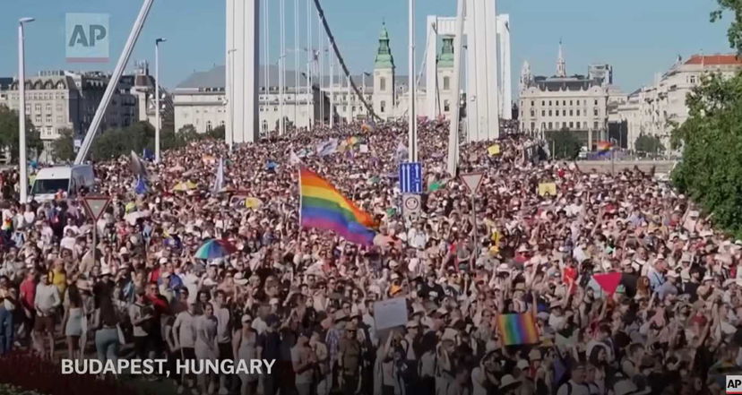 Budapest Pride, 200 mila partecipanti: la reazione di Orban preview