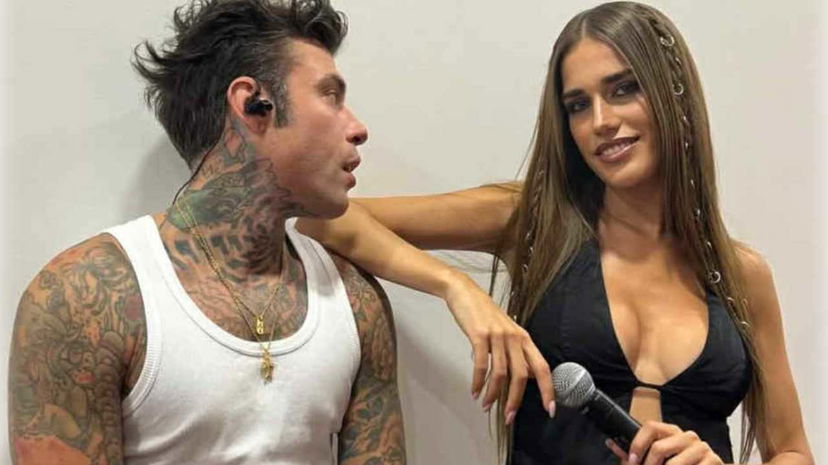 Bacio fra Fedez e Clara? Parla il paparazzo e gli tira una frecciatina preview