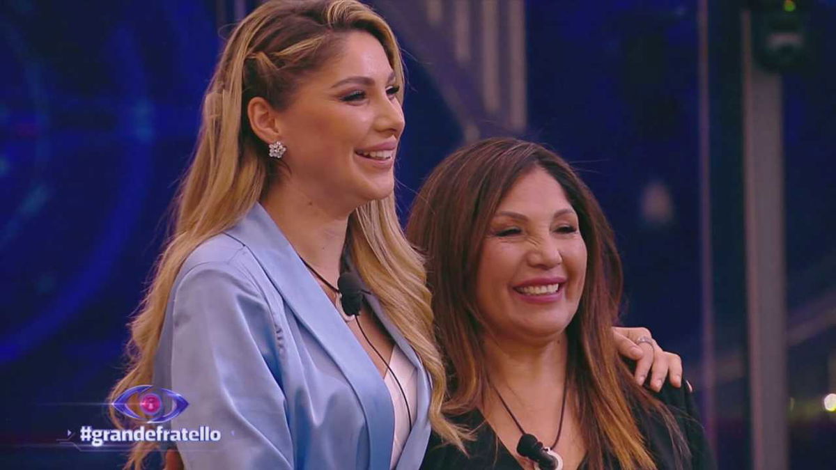 La mamma di Chiara furiosa con la figlia e Alfonso: “La pagheranno” article-post