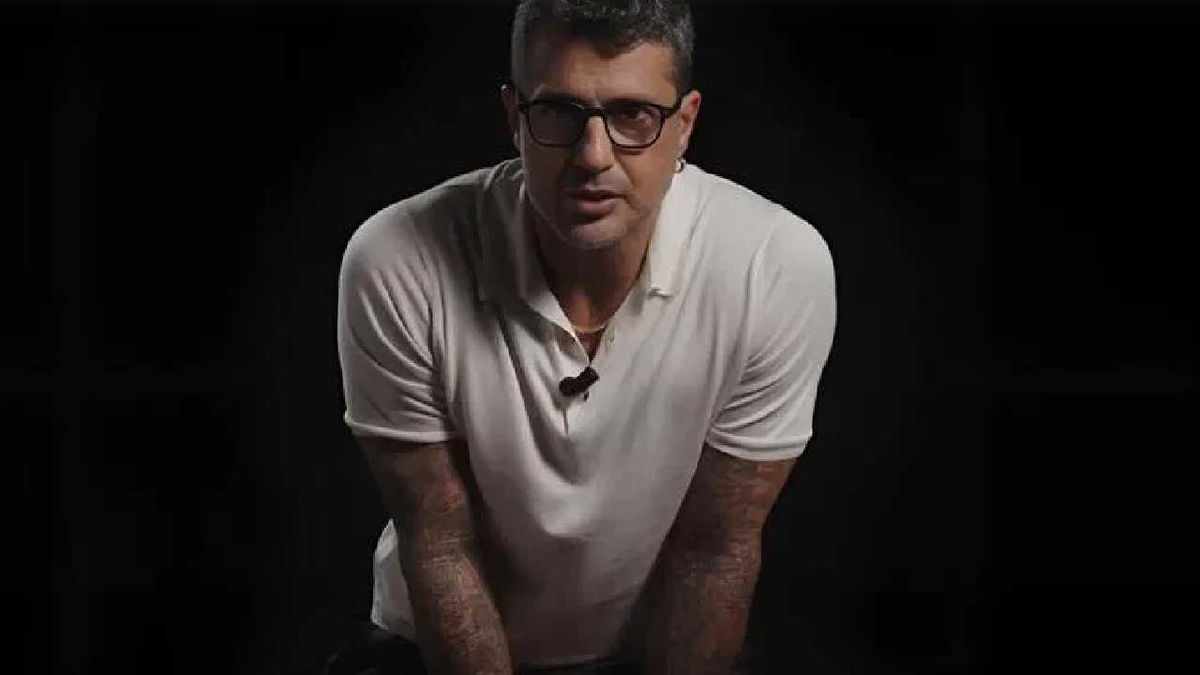 Fabrizio Corona: quanto è stato pagato a Belve e come si è giustificato sulla falsa morte del Papa article-post