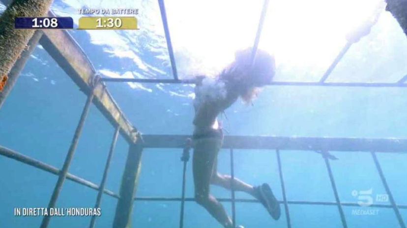 Prova apnea a L’Isola: Loredana Cannata rischia di annegare preview