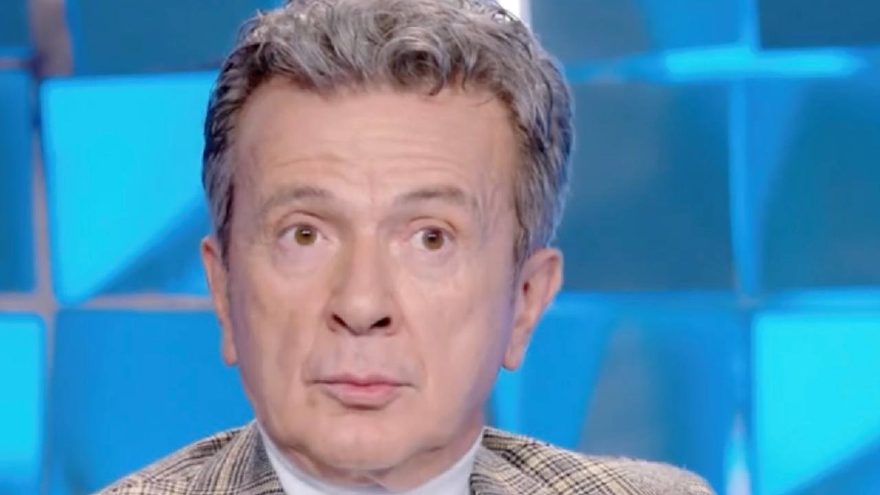 Pupo tra fluidità e situazioni estreme: "Cosa ho fatto in Autogrill"