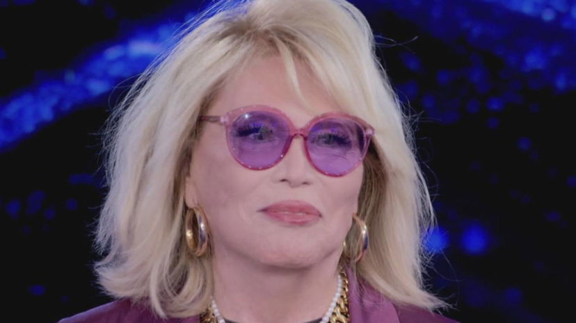 Amanda Lear furiosa: “Vittima di outing e transinvestigation” preview