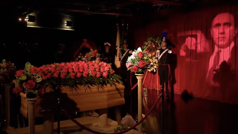 Camera ardente di Pippo Baudo: “Conduttrice vista a fare trattative” preview