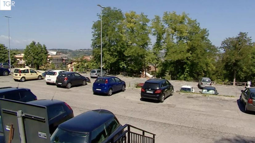 Coppia gay aggredita in Abruzzo: lanci di bottiglie di birra preview