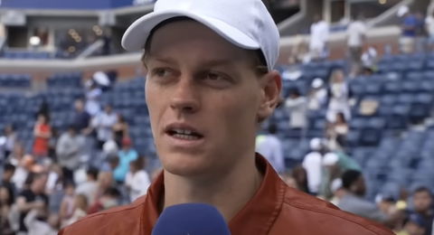 Jannik Sinner vittima di un pettegolezzo: la verità sul suo sfondo iPhone preview