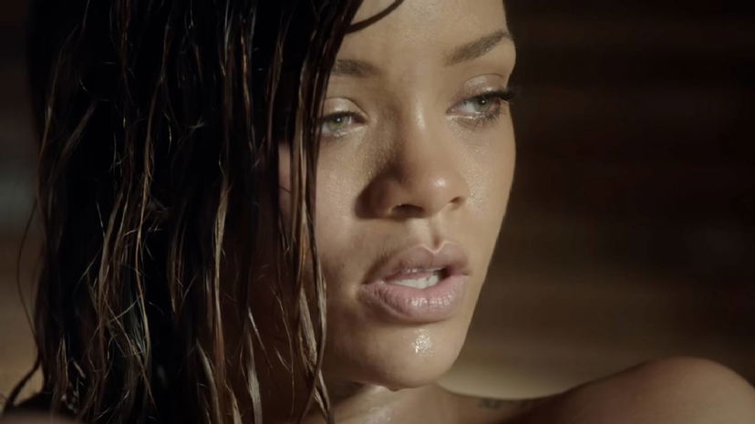 Rihanna celebra i 20 anni di carriera (e si ricorda di essere una cantante) preview