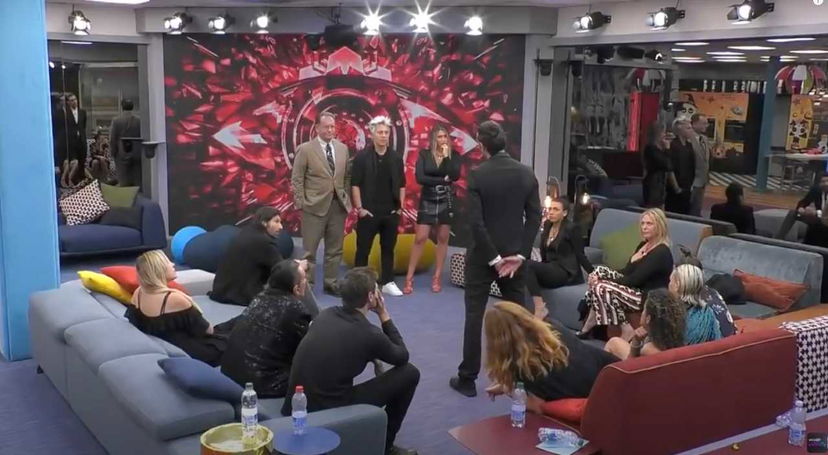 Ex vippone: “Dopo il GF ti crei lavoro sui social grazie a 100 sfegatati” preview