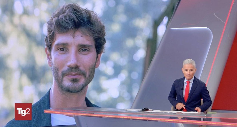 Il video di Stefano De Martino al Tg2: “Contattato da utenti anonimi” preview