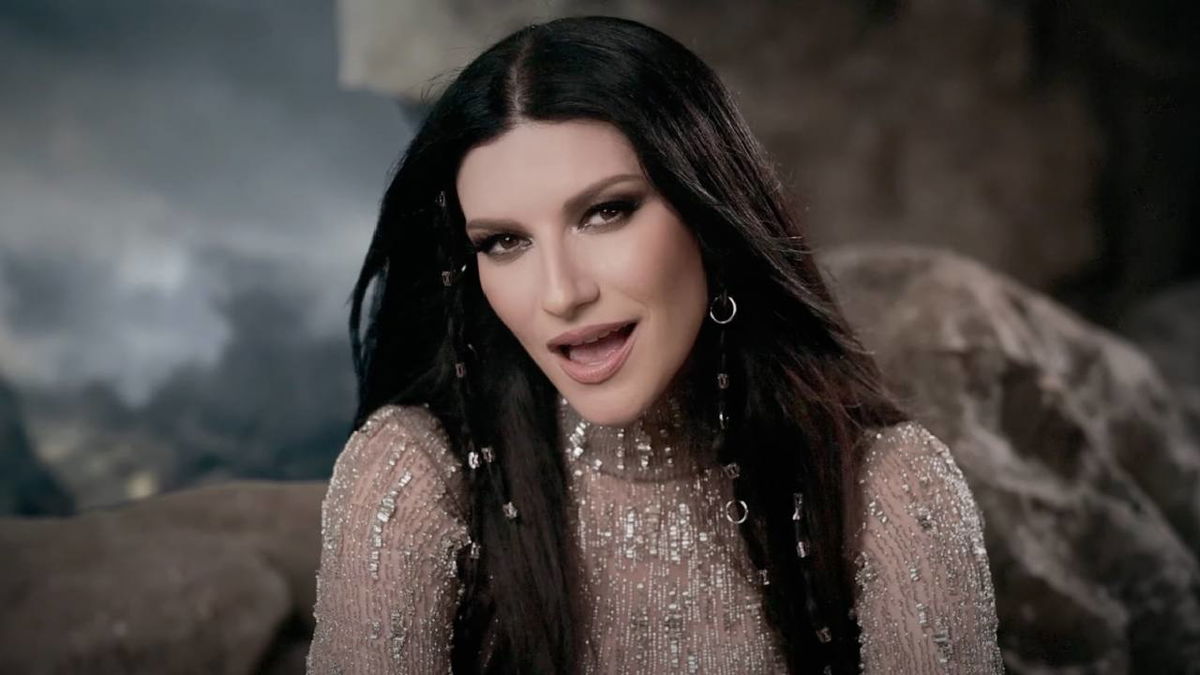 Laura Pausini rilascia La Mia Storia Tra le Dita in 4 lingue e parla di Grignani article-post