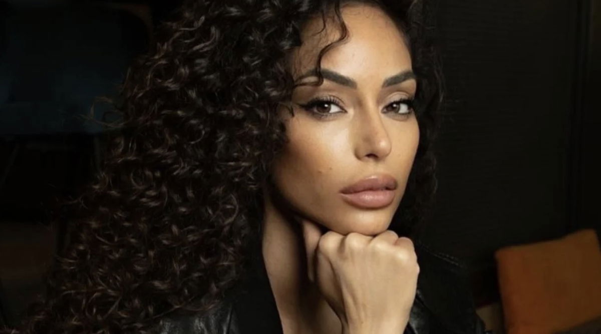 Raffaella Fico, il settimana Chi evidenzia una sua incongruenza article-post