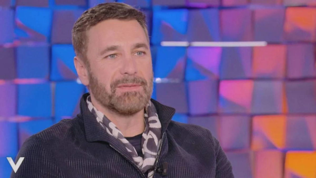 Raoul Bova ha rotto il silenzio dopo il caos Martina Ceretti: “Ecco come sto” article-post
