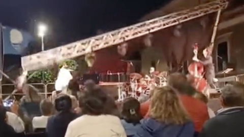 Raphael Gualazzi, crolla una struttura durante il concerto: “Tragedia sfiorata” preview