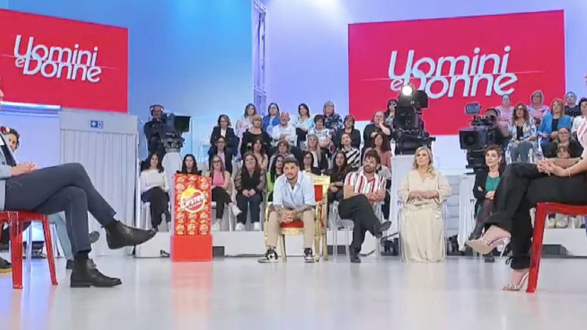 Uomini e Donne, le nuove anticipazioni: “Hanno dormito insieme” preview