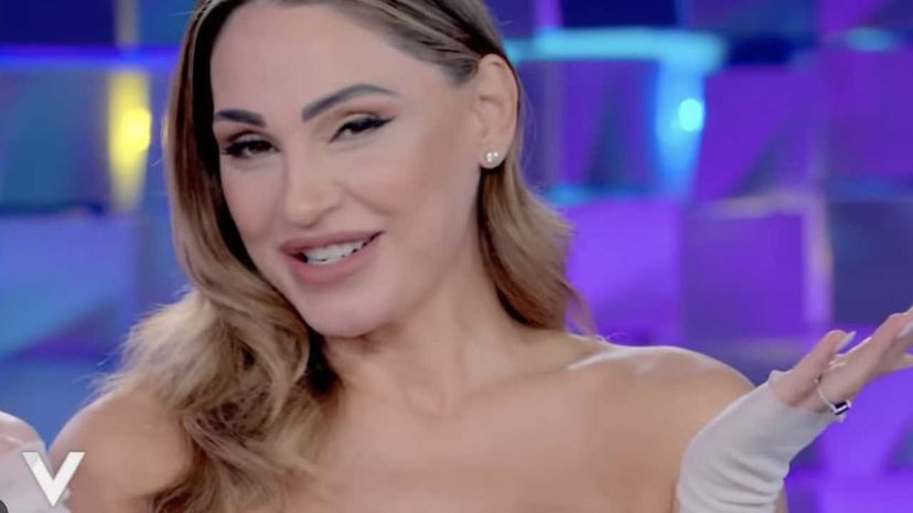 Anna Tatangelo: svelato il nome del bebè in arrivo preview