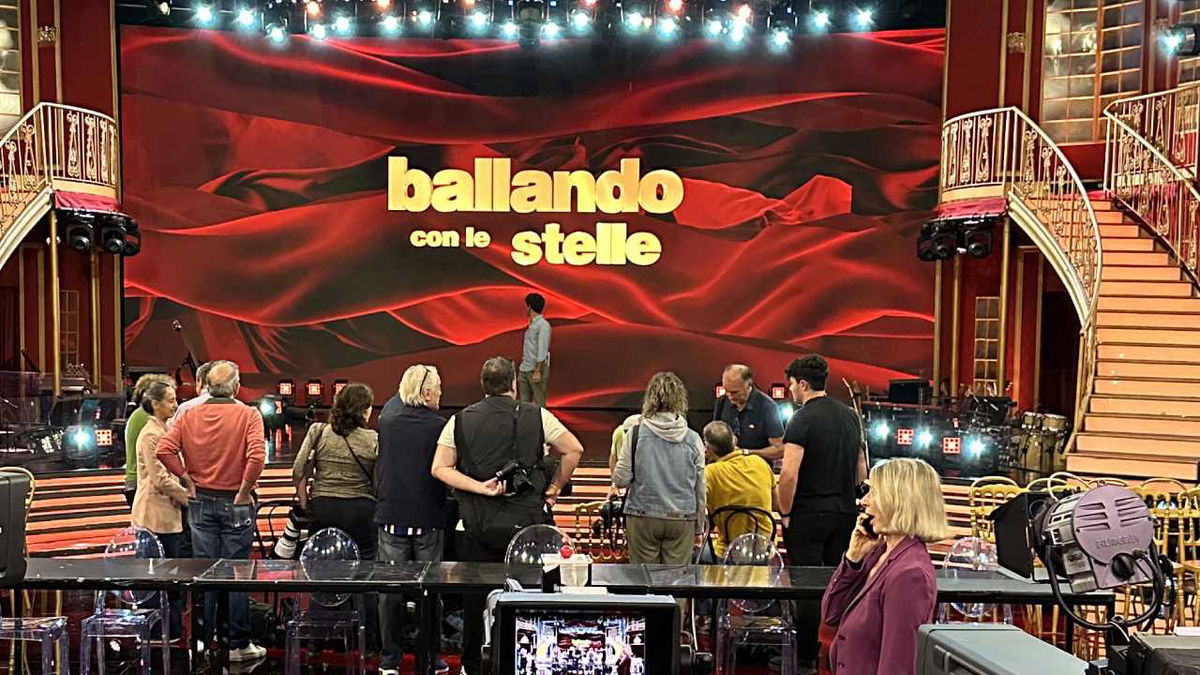Ballando con le Stelle, le foto private di un concorrente online: “Io le ho viste, degne di nota” article-post