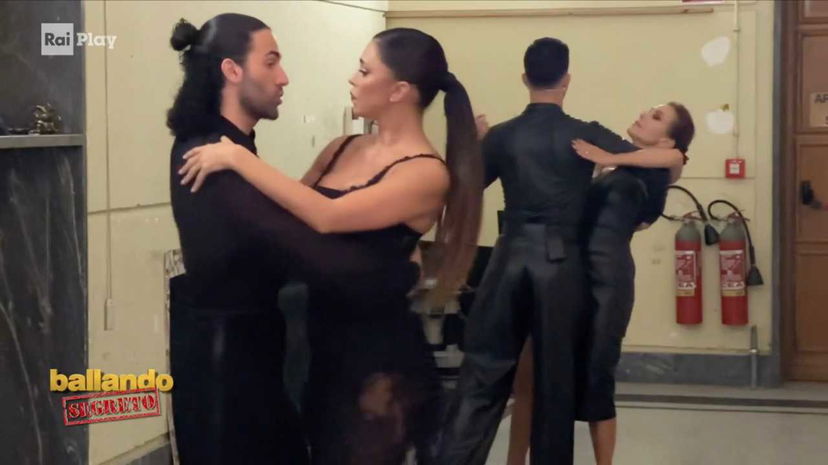 Barbara d’Urso e Belen Rodriguez: l’incontro dietro le quinte di Ballando con le Stelle preview