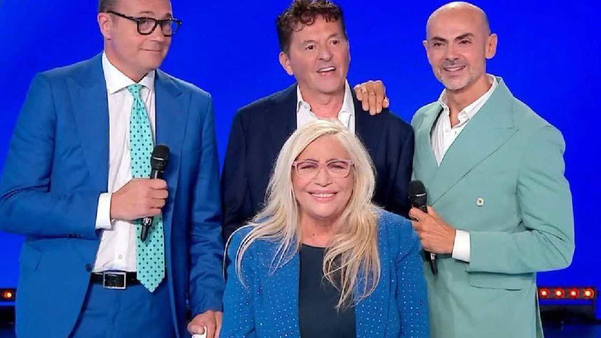 La domenica corale di Mara Venier è un flop? Parla in direttore Rai article-post