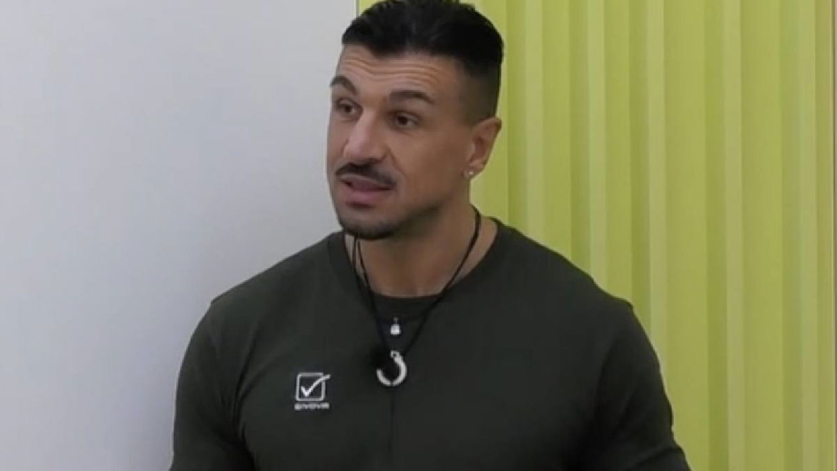 L’ex compagna di Matteo Azzali del GF sbotta: “Pagliaccio! Ecco cosa mi ha fatto” article-post