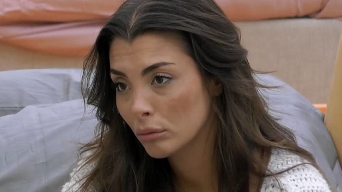 Grazia spiazza nella notte al GF: “A 8 anni non mi hanno creduta” article-post